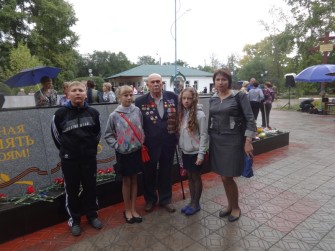 Памятное фото с участником войны с Японией Кононенко Петром Александровичем